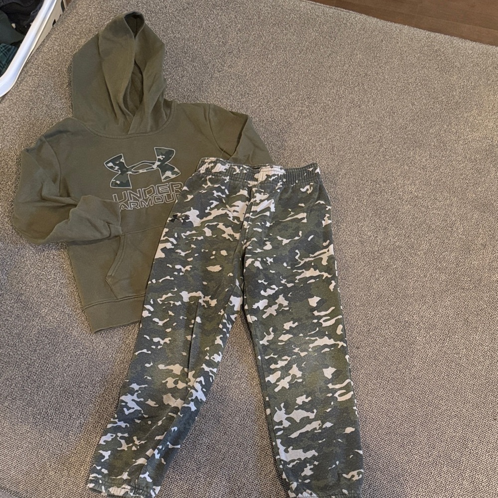 Under Armour Kids Green Camo Joggers